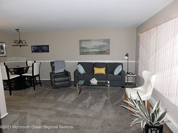 4th image of 457 Chesterfield Court #A