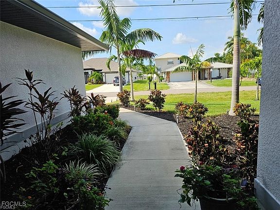 5th image of 1733 SW 29th Ter