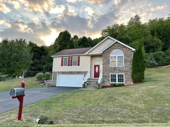 153 Beth Ln, Beckley, WV 25801