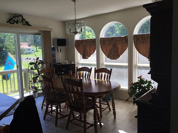 3rd image of 1605 Oak Ave