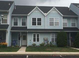 17 Beaver Run Dr, Quakertown, PA 18951