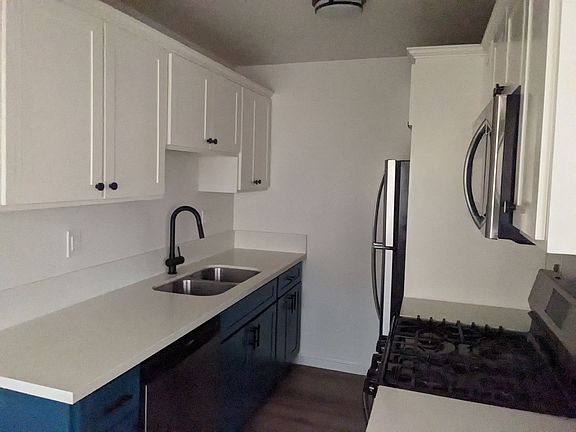 3rd image of 2823 E 7th St APT 6