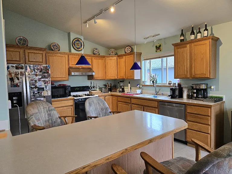 7631 Berry Cir — Photo 10