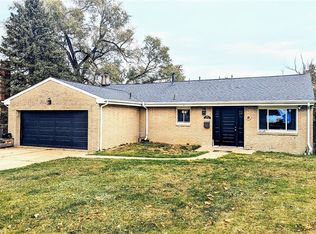 1011 Crest Ln, Carnegie, PA 15106