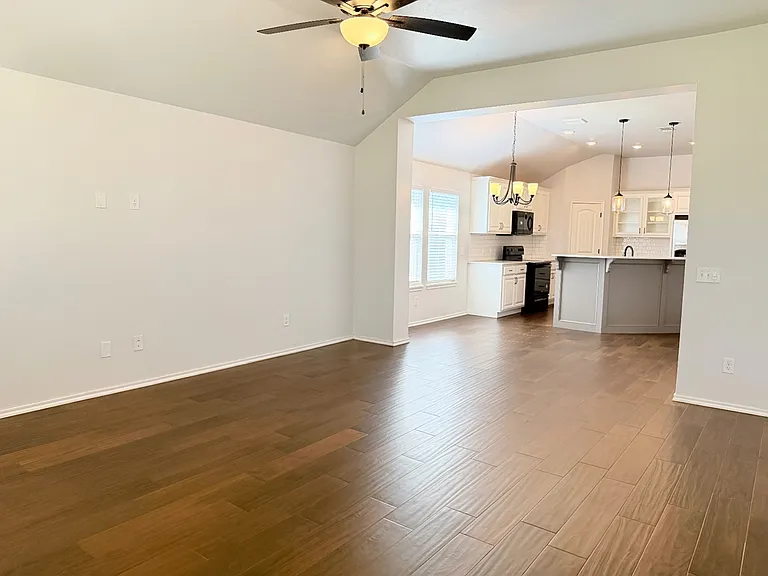18600 Luna Dr — Photo 12