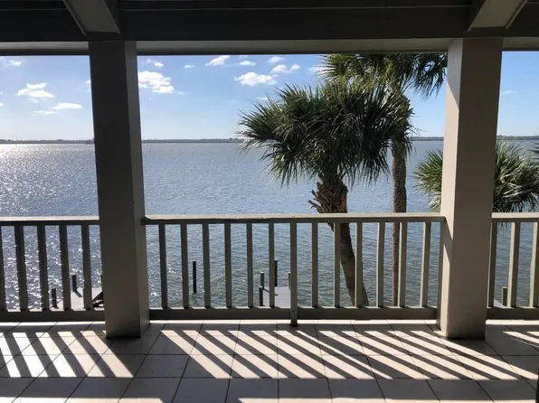 1001 Bay Rd, Vero Beach, FL 32963