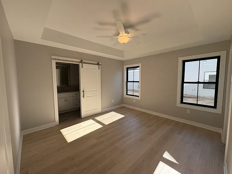 715 Braun St — Photo 14