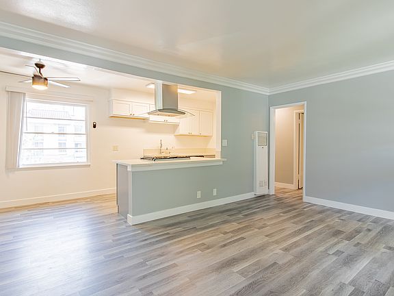 2nd image of 4427 Woodman Ave #1X1