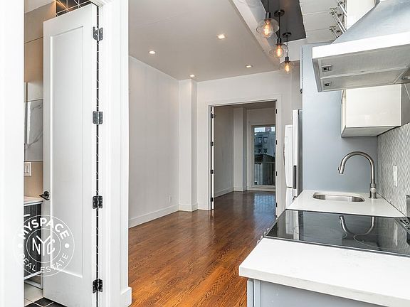 3rd image of 85 Graham Ave #2A