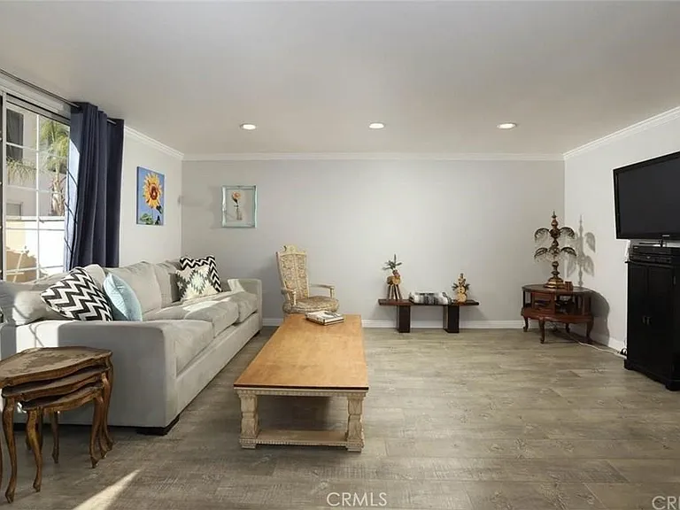 18640 Collins St #116 — Photo 6