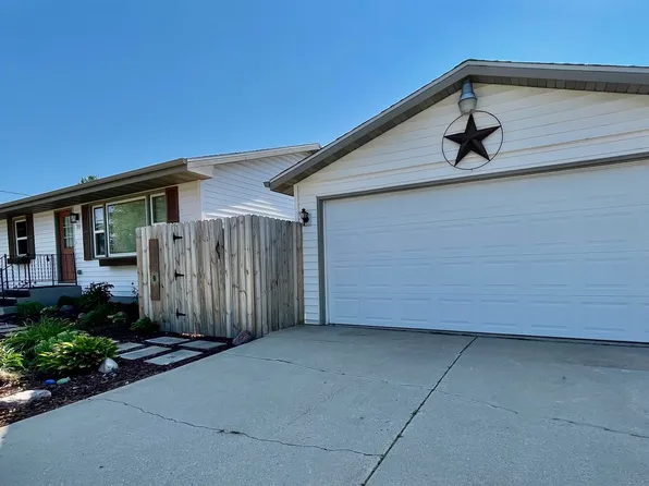 370 Center St, Berlin, WI 54923