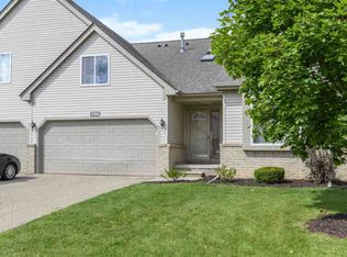 42006 Williams St, Grand Blanc, MI 48439