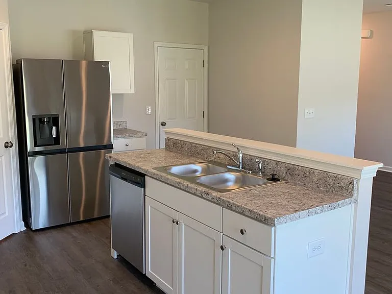 12391 Waterbury Dr — Photo 8