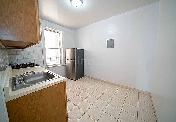 5th image of 2511 24th Ave APT 1A