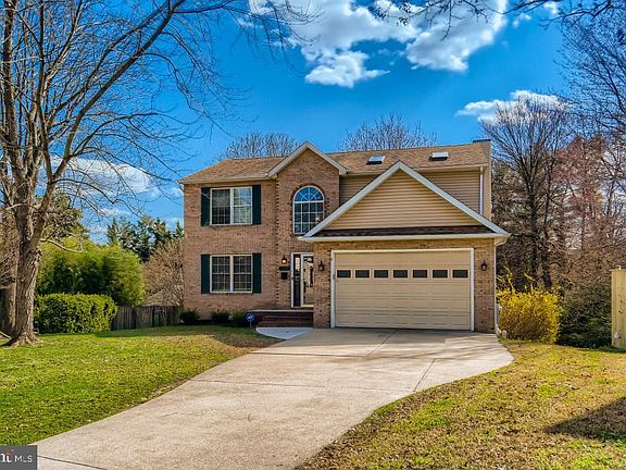2nd image of 203 Triple Oak Ct