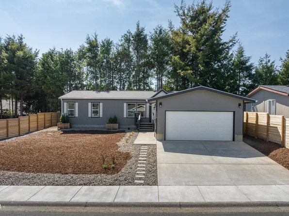 1360 SW Forest Pkwy, Waldport, OR 97394
