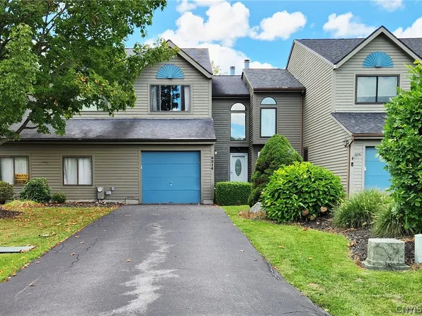8214 Honeysuckle Dr, Liverpool, NY 13090