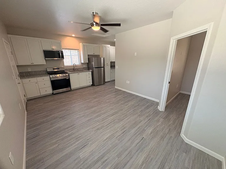 1031 N Highland St — Photo 3