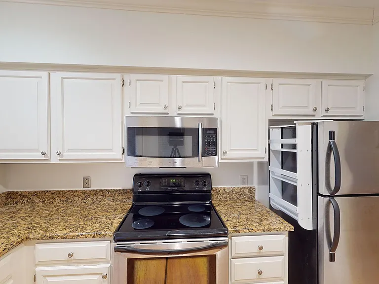218 Boxmere Pl — Photo 31