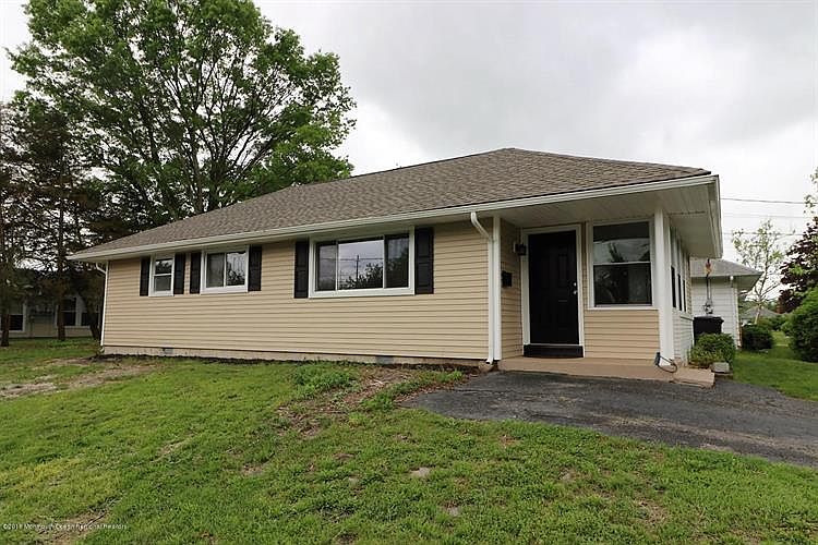 1st image of 59 Berkshire Ct