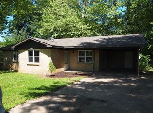 1016 S Lake Sequoyah Dr, Fayetteville, AR 72701