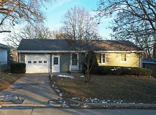 604 Terrace Hill Dr, Corning, IA 50841