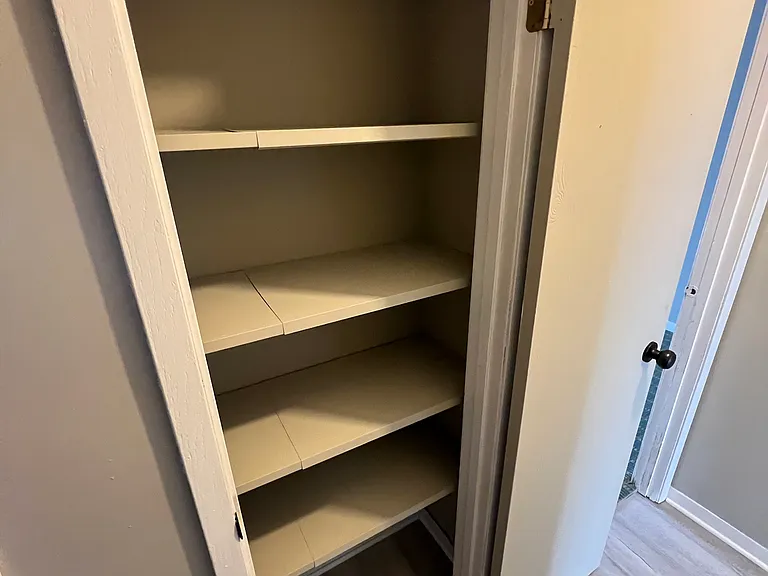 906 N Franklin St #203 — Photo 8