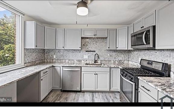 3rd image of 9250 Bellbeck Rd