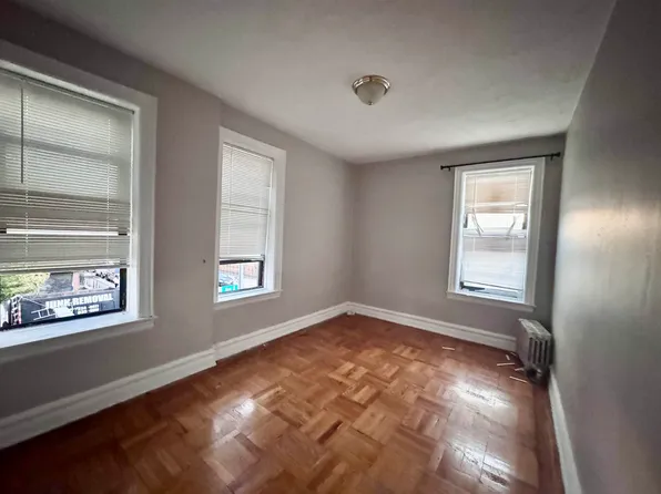 57 Avenue O image 5 of 7