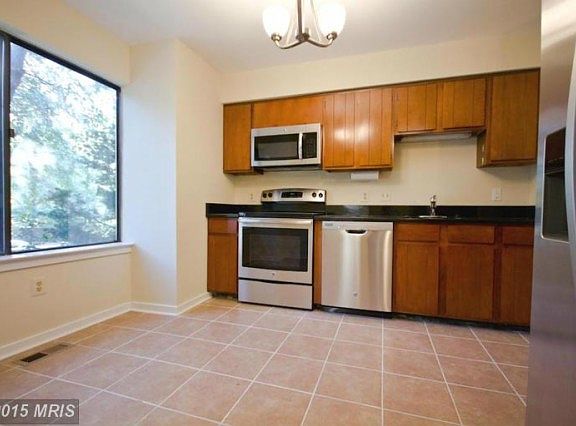 3rd image of 6852 Deer Run Dr