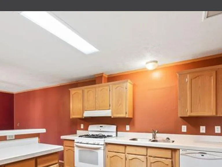 8525 Squirrel Creek Rd — Photo 2