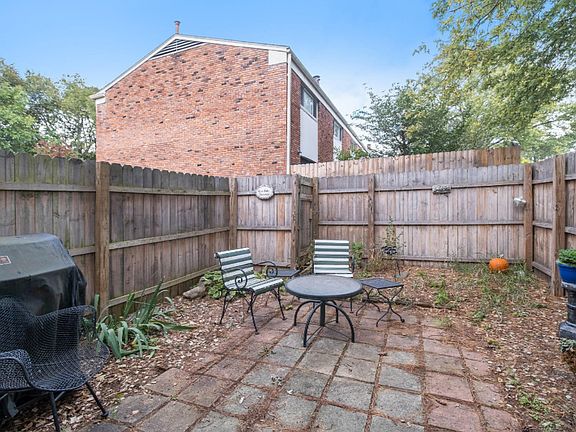 4th image of 715 Garland Cir