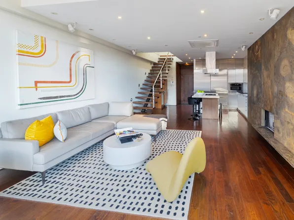 312 East 22nd Street PHC image 2 of 12