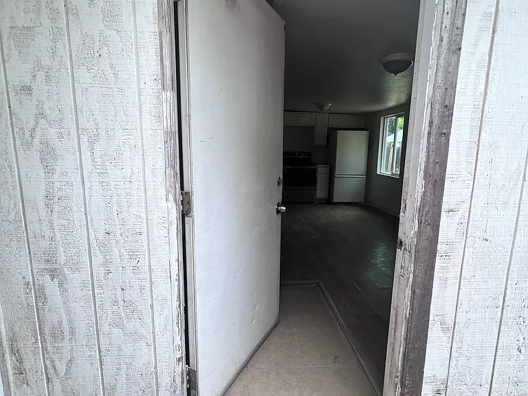 901 Lenore Ct #B — Photo 5
