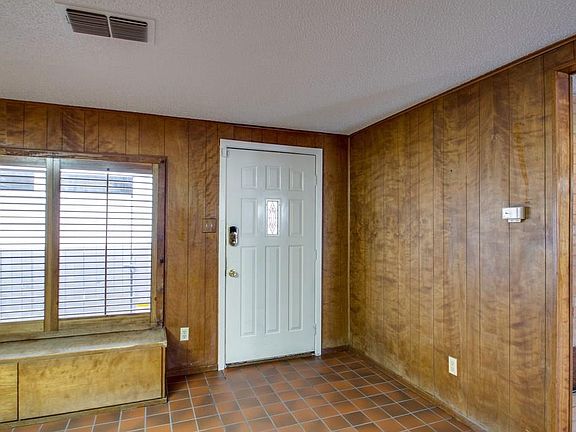 3rd image of 7441 Yolanda Dr