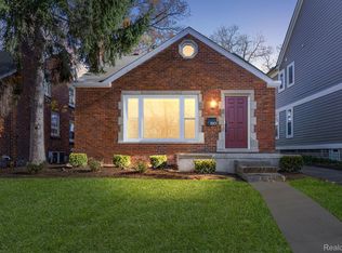 810 Forestdale Rd, Royal Oak, MI 48067