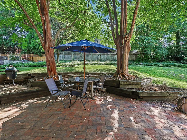 1528 Iredell Dr — Photo 15