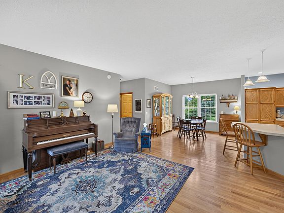4th image of 20777 Walnut Dr
