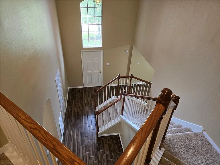 1820 Branch Hill Dr — Photo 23