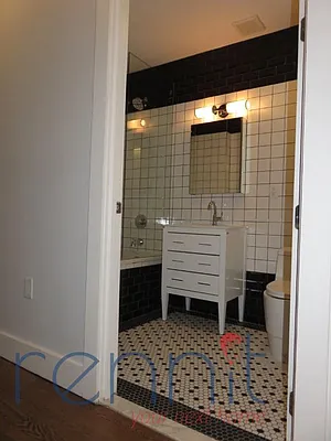 Rented by Rennit Inc. | media 30