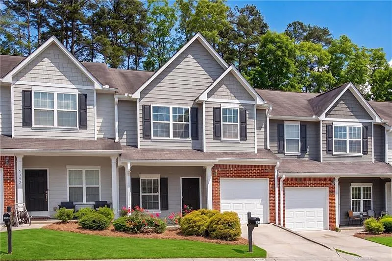 3 bed, 2.5 bath, 1683 sqft, $1,850 — Photo 2