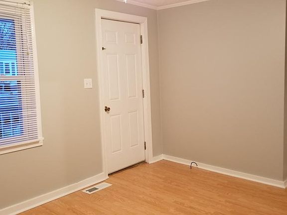4th image of 2525 Park Ave