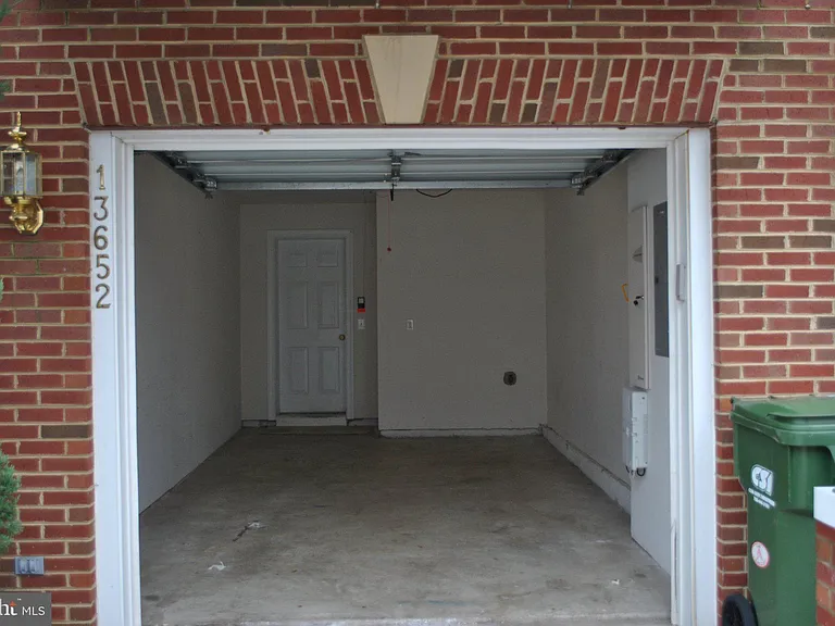 13652 Venturi Ln — Photo 11
