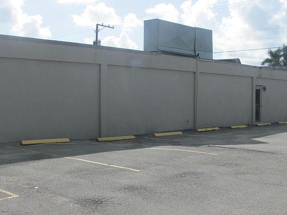 4th image of 73 Dr Martin Luther King Jr Blvd E