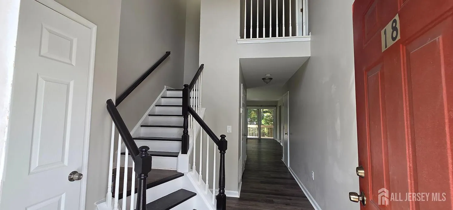 3 bed, 2.5 bath, $3,300 — Photo 3