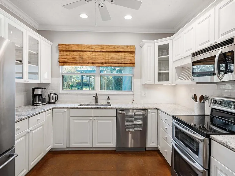 8120 NW 48th Ln — Photo 38