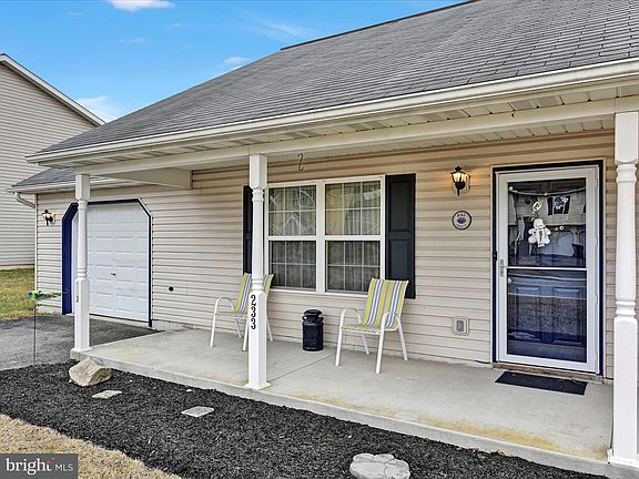 4th image of 233 Cypress St