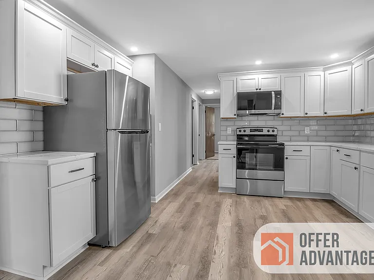 31 W Cherbourg Dr — Photo 1