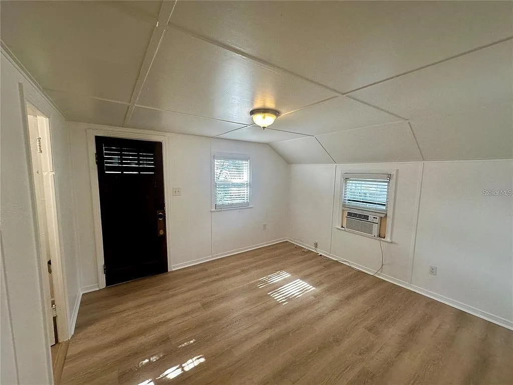 1 bed, 1.0 bath, 400 sqft, $850 — Photo 3