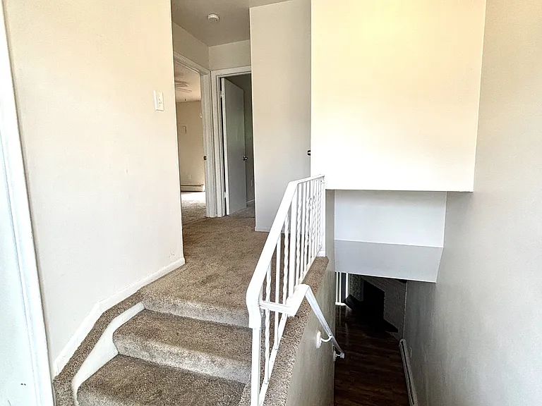 150 Huronview Ct — Photo 11